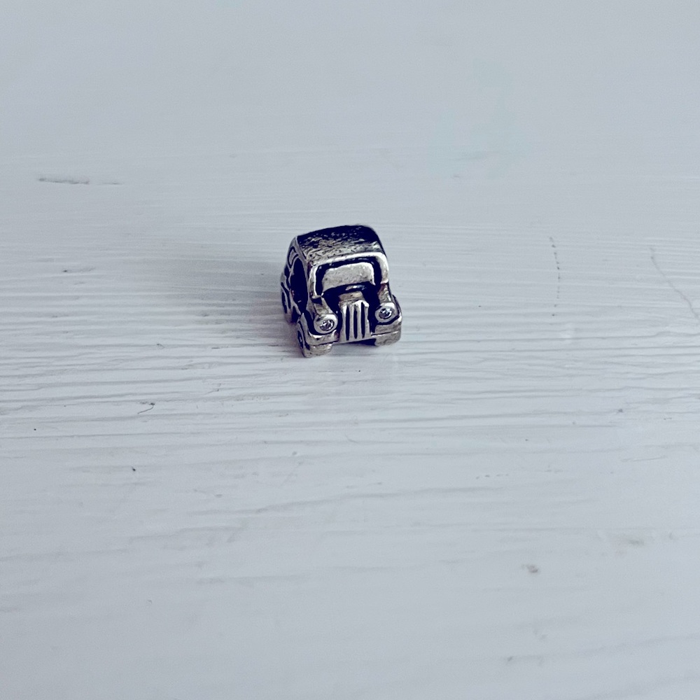 PANDOR Jeep Charm